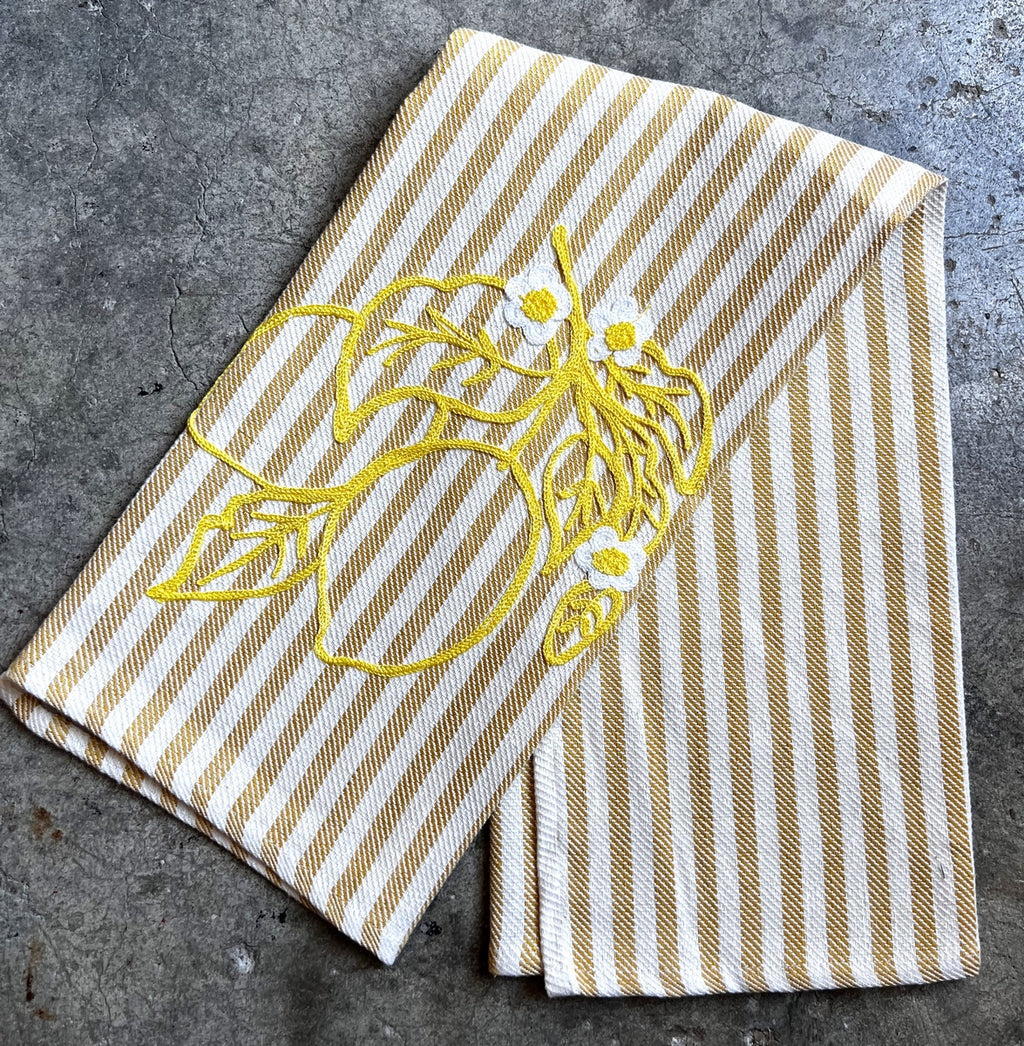 Christmas Garland | Busatti Pomelo Kitchen Towel | Col. 113/111 main image 0