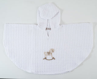 PONCHO MIT ABGERUNDETEN ECKEN