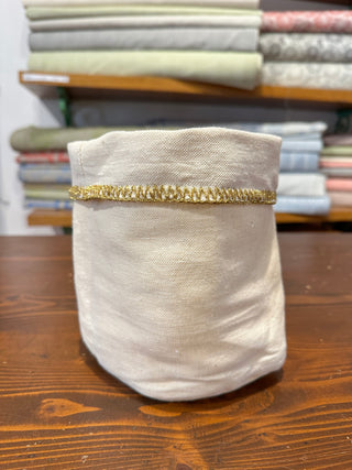 FABRIC BREAD BASKET WITH GOLDEN LUREX STITCHTING