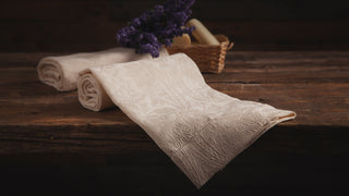 Donna di Coppe - bath towel with hemstitch