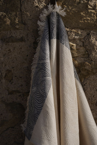 KARMA - Bath towel with short fringe