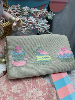 Cupcakes - Embroidered canvas