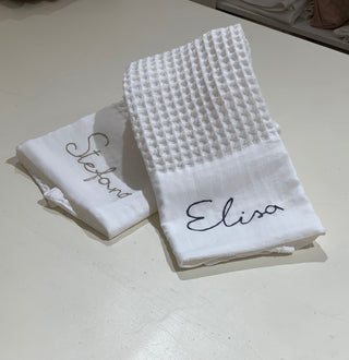 PERSONALIZED TOWELS WITH NAME (THIN CALLIGRAPHY)