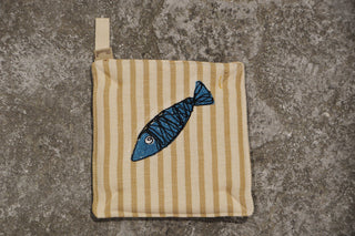 POT HOLDER WITH COLORED FISH EMBROIDERY